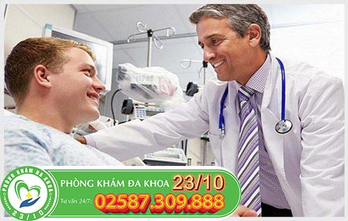 Nam giới cần thăm khám kịp thời khi quay tay ra máu